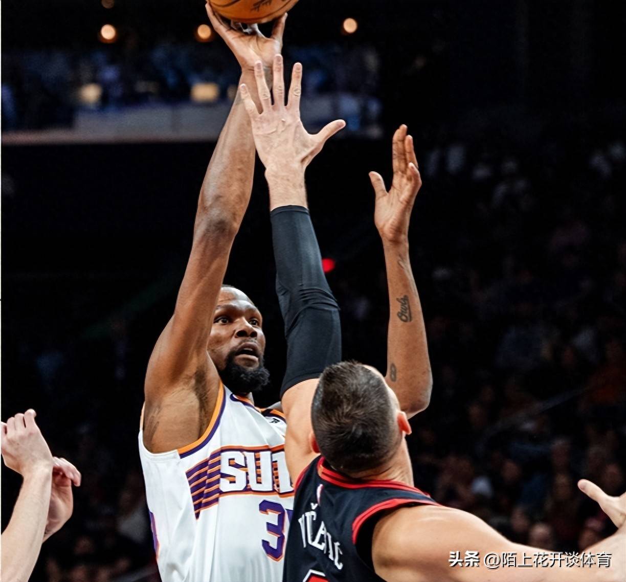 包含杜兰特爆冷击败中国队，突破纪录引爆全场！的词条